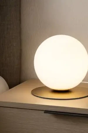 A Buon Prezzo Abatjour da comodino ondaluce snail oro vetro bianco