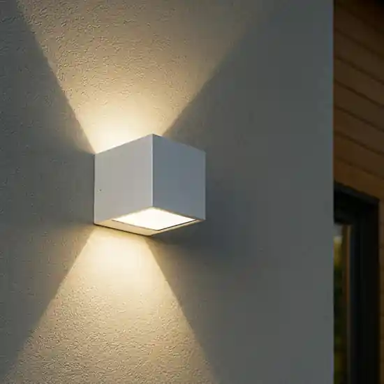 Applique da esterno cubo bianco led 12w 3000k biemissione luce Sconto