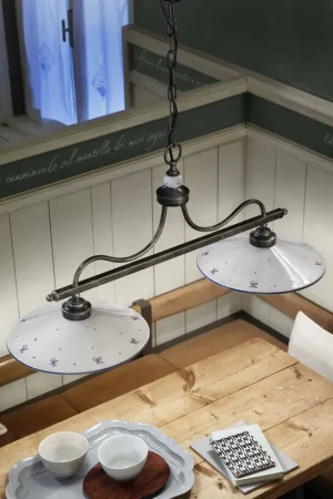 Popolare Lampadario rustico con struttura in metallo e due diffusori in ceramica - 75W - IP20