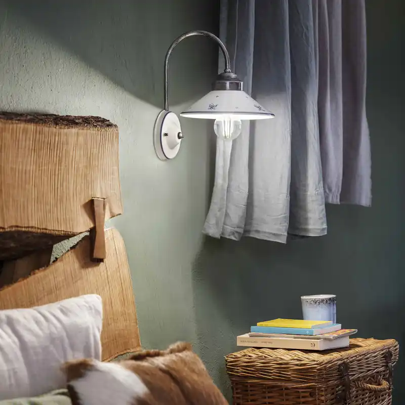 Applique da parete rustica struttura in metallo e paralume in ceramica - 77W - IP20 Occasione Imperdibile