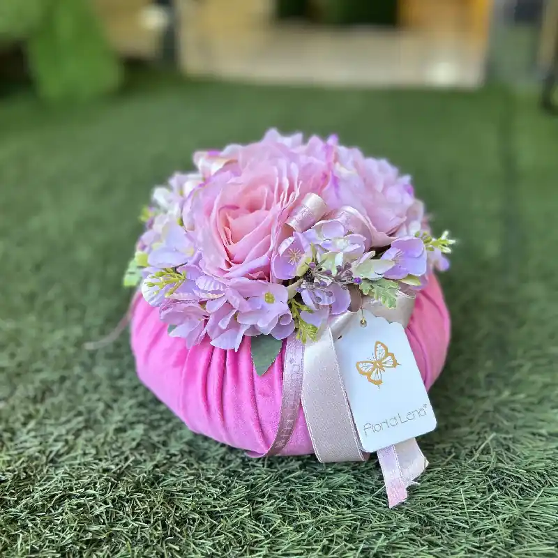 Vendita Finale Fiori Di Lena Pouf in Velluto Rosa con Rose e Ortensie